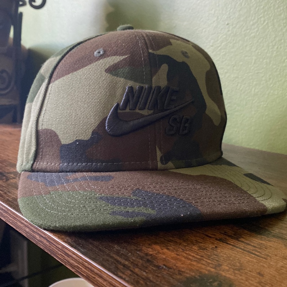 Nike NikeSB CAMO HAT icon og black logo SnapBack